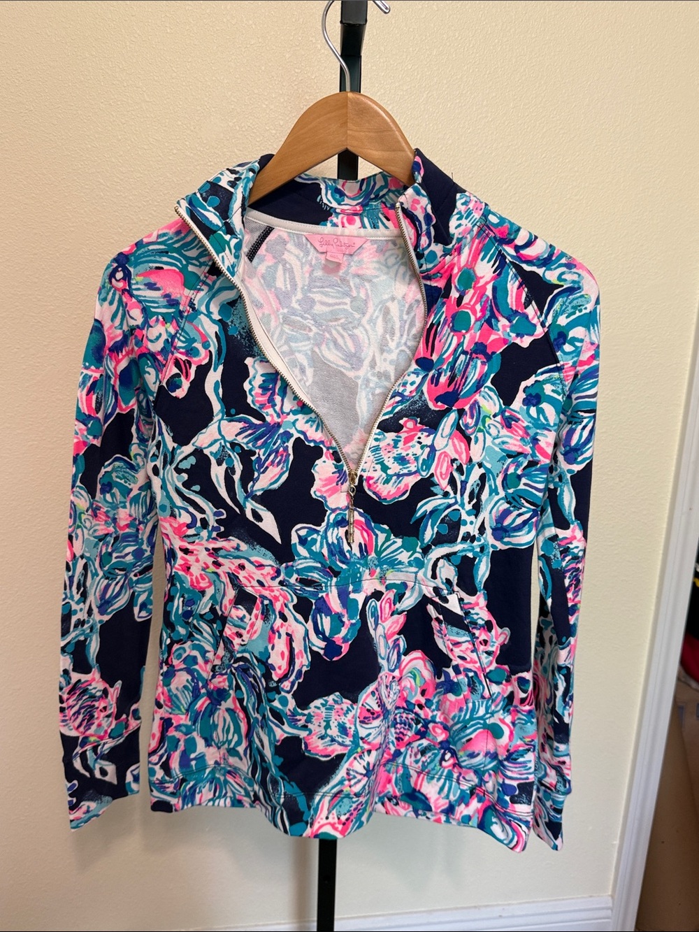 T1) Lilly Pulitzer 🩷Bright Floral Half-Zip Pullover - Navy, Pink, Teal
